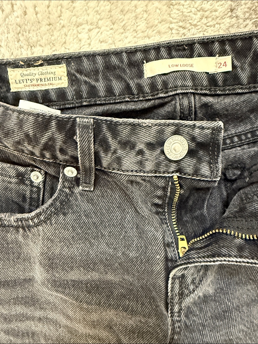 Levi's Black Washed Low Loose Jeans - Picture 2 of 5